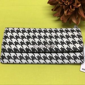 ✨Michael Kors Leather Wallet